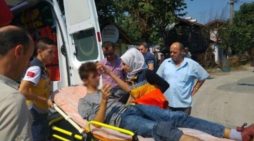 Kamyona &Ccedil;arpan Motosiklet S&uuml;r&uuml;c&uuml;s&uuml; Yaralandı