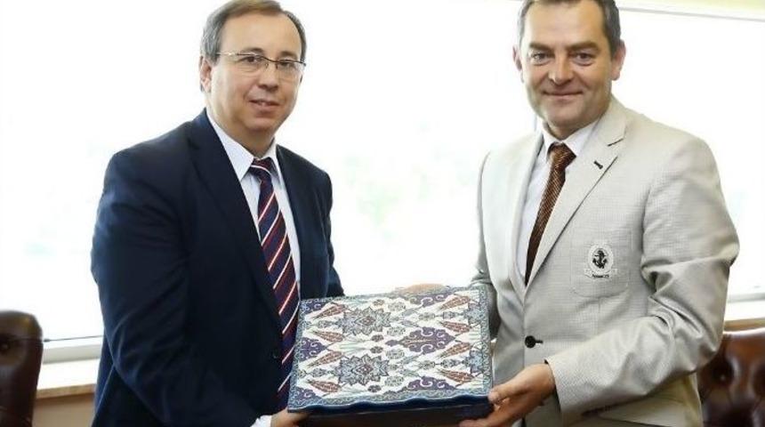 Trakya &Uuml;niversitesi Rekt&ouml;r&uuml; Prof. Dr. Tabakoğlu&rsquo;na Ziyaretler S&uuml;r&uuml;yor