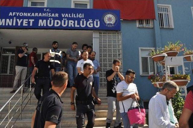 Afyonkarahisar&rsquo;da Sağlık&ccedil;ılara Fet&ouml; Operasyonu: 25 G&ouml;zaltı 1