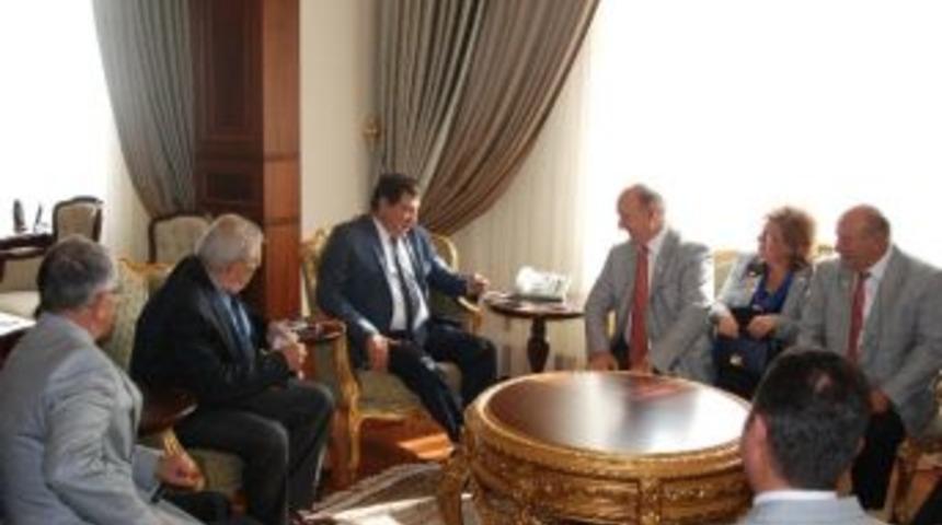 Rotaryenlerden Vali K&uuml;&ccedil;&uuml;k&rsquo;e Ziyaret