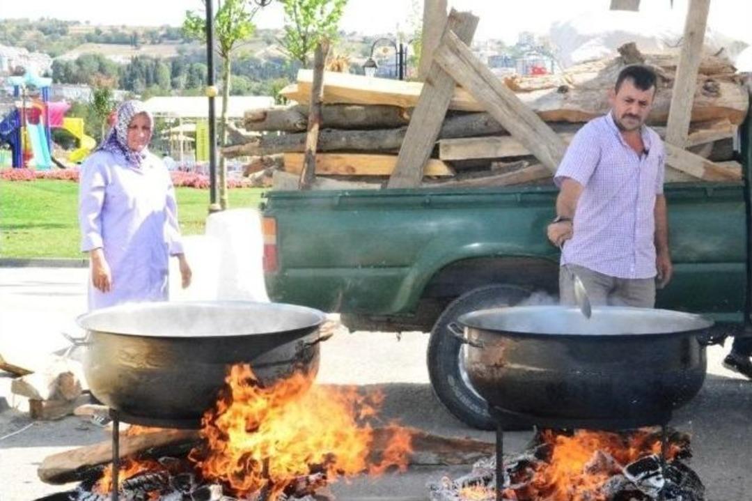 Pekmezler Kaynadı, Trakya Oynadı
