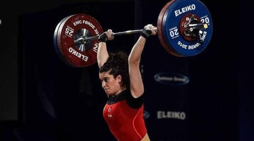 Büyükşehirli Rabia, Altın Madalya Kazandı