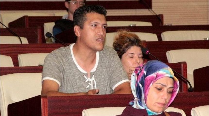 Halk G&uuml;n&uuml; Toplantısında Kimi &lsquo;hocam&rsquo;, Kimi De &lsquo;başkanım&rsquo; Diye Hitap Ederek Vali&rsquo;den Aş, İş İstedi