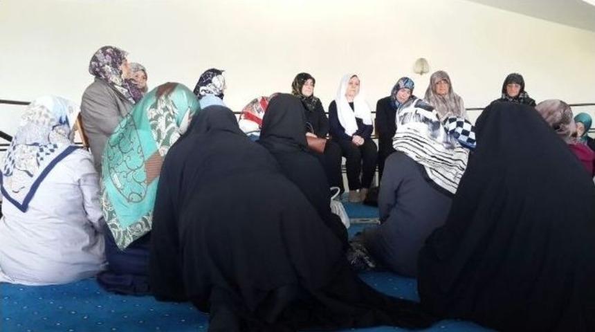 Erzincanlı Kadınlar Şehitleri Unutmadı