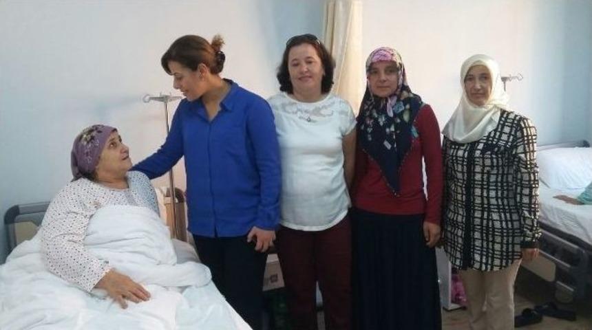 Ak Parti Kadın Kolları&rsquo;ndan Hasta Ziyareti