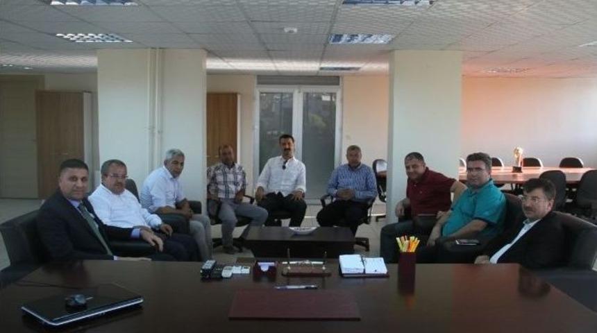 Milletvekillerinden Gen&ccedil;lik Hizmetleri Ve Spor İl M&uuml;d&uuml;rl&uuml;ğ&uuml;ne Ziyaret