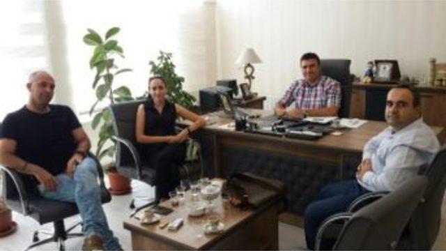 Ünlü Moda Tasarımcısı Çoban Stilist Harüsem’i Ziyaret Etti