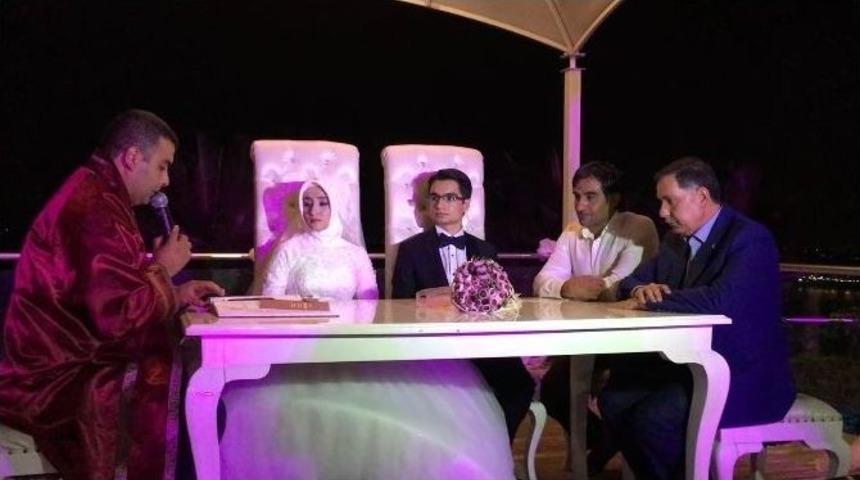 Doktor Adayları Evlendi, Nikah Şahitliğini Zenbilci Yaptı