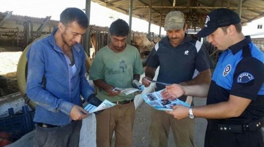 Sivas&rsquo;ta Polisten Kurban Pazarında Sahte Para Uyarısı