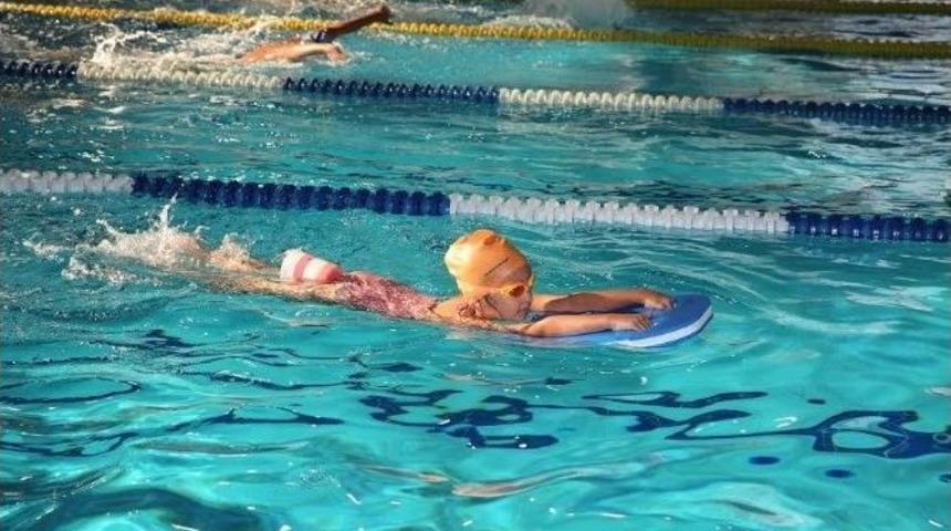 700 &Ccedil;ocuk Daha Y&uuml;zme &Ouml;ğrendi