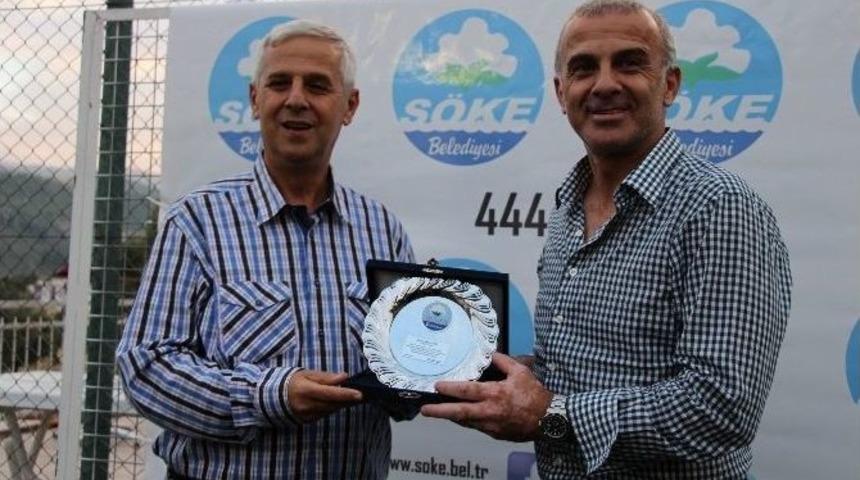 S&ouml;ke Futbolun Efsaneleri Giray Bulak Ve Oğuz &Ccedil;etin&rsquo;i Ağırladı