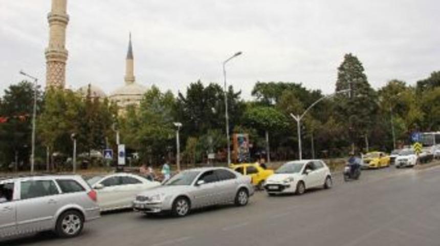 Edirne&rsquo;de Motorlu Kara Taşıtı Sayısı 145 Bin 841&rsquo;e Ulaştı