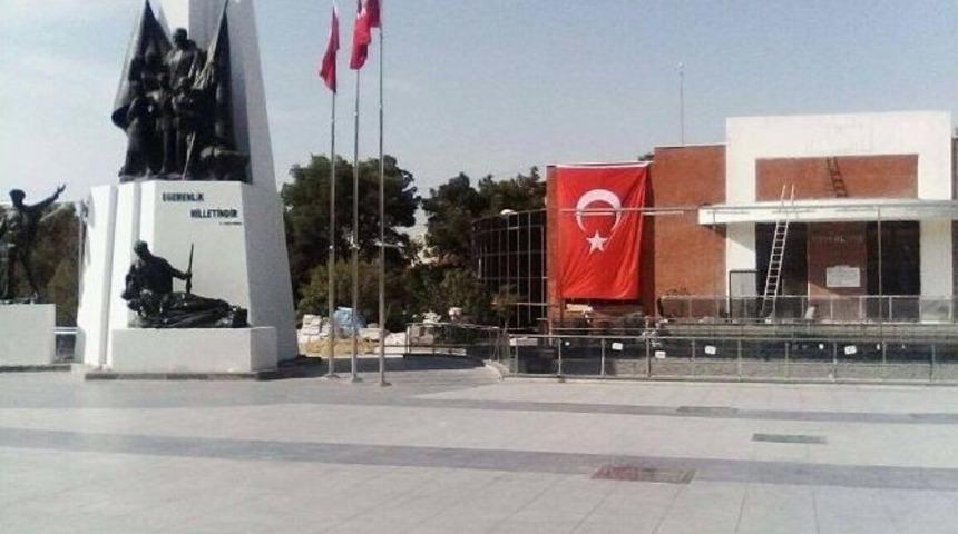 B&uuml;y&uuml;kşehir Manisa&rsquo;yı Bayraklarla Donattı