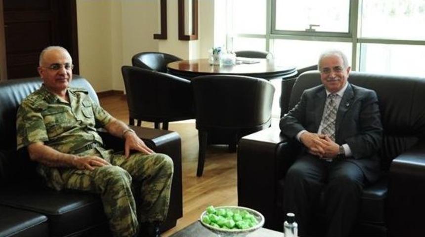 T&uuml;mgeneral &Ouml;zoğlu&rsquo;ndan Et&uuml;&rsquo;ye Ziyaret