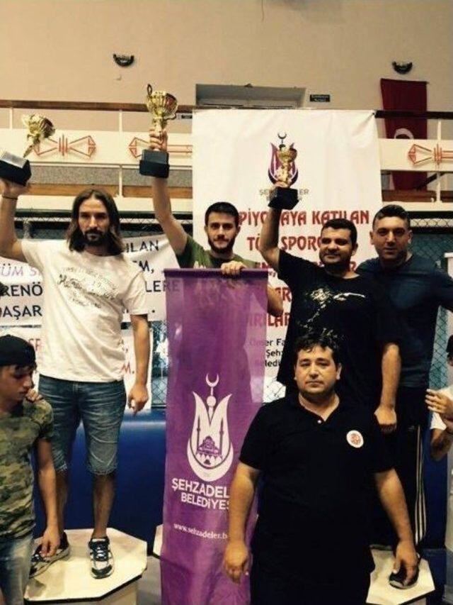 Muay Thai Turnuvasının Şampiyonu Manisa Oldu