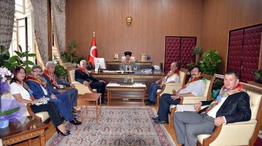 T&uuml;rkiye T&uuml;rk D&uuml;nyası Y&ouml;r&uuml;k T&uuml;rkmen Birliğinden Vali Elban&rsquo;a Ziyaret