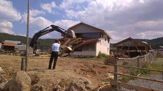 Fetö’den Aranan İş Adamının Yayla Evi Yıkıldı
