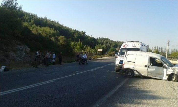 Hasta Taşıyan Belediye Aracı Kaza Yaptı, 2 Yaralı G4