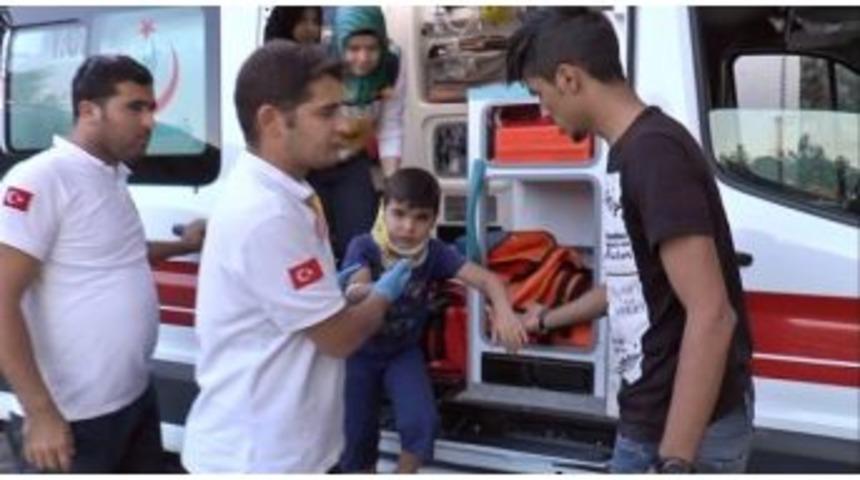 Otomobilin &Ccedil;arptığı Suriyeli &Ccedil;ocuk Yaralandı