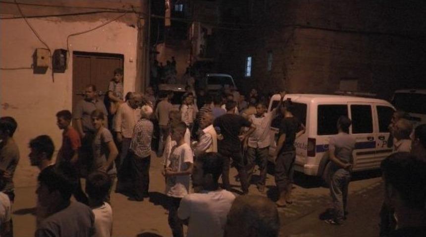 Şanlıurfa&rsquo;da Suriyelilerin Kaldığı Mahalle Karıştı; 3 Yaralı