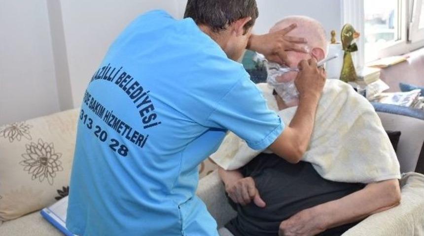 Nazilli Belediyesi, Yaşlıları Bayrama Hazırlıyor