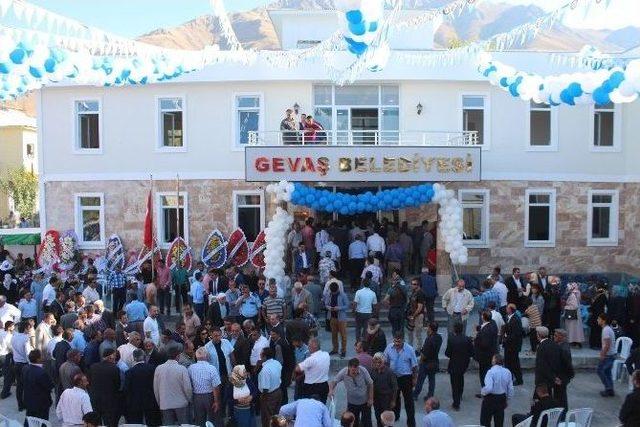 Gevaş Belediye Hizmet Binası Açıldı