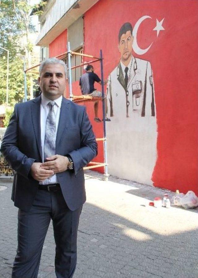 Demokrasi Meydanı’nı Aydınlatan Trafoya Ömer Halisdemir’in İsmi Verildi