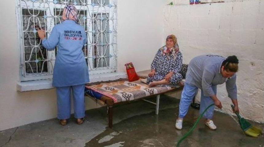 Vefa Hizmeti Kurbanda Da Y&uuml;zleri G&uuml;ld&uuml;rd&uuml;