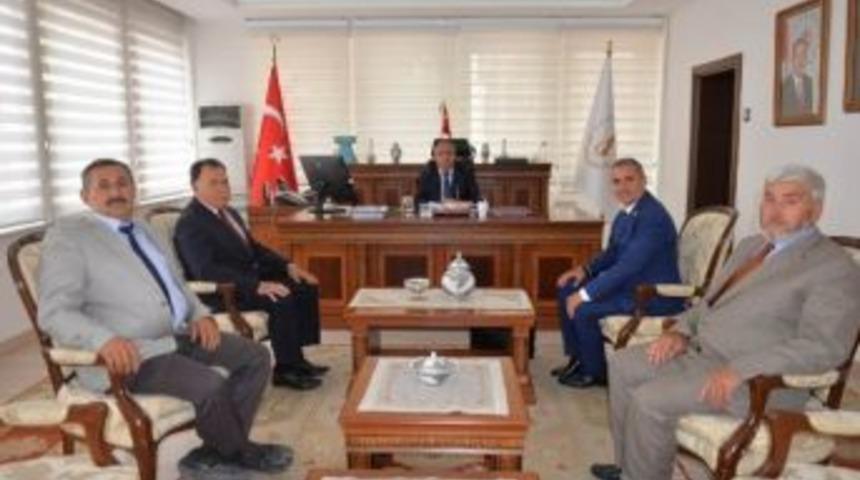 Vali Ahmet Hamdi Nayir: Kızılay Şaphane Şubesi&rsquo;nin &Ccedil;alışmalarını Takdirle Karşılıyorum