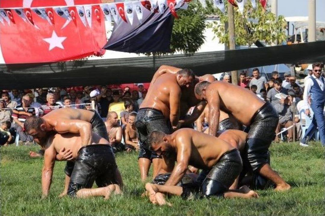 Recep Kara Kırkpınar&rsquo;ın Ardından Kula&rsquo;da Da Baş Pehlivan Oldu