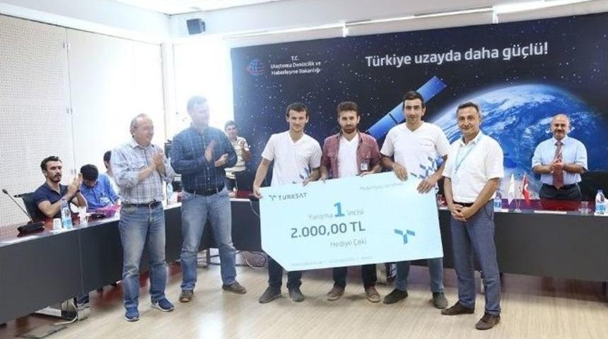 Yt&uuml; &Ouml;ğrencileri Model Uydu Yarışmasında T&uuml;rkiye Birincisi Oldu