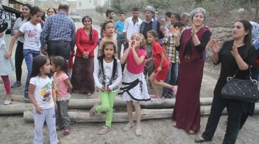 Hakkari&rsquo;de &rsquo;yol&rsquo; Protestosu