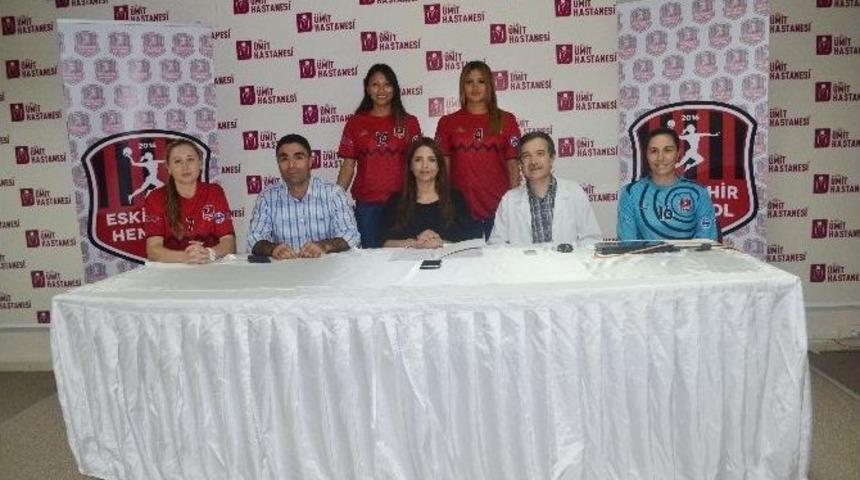 Eskişehir Hentbol Oyuncularının Sağlığı &Ouml;zel &Uuml;mit&rsquo;e Emanet