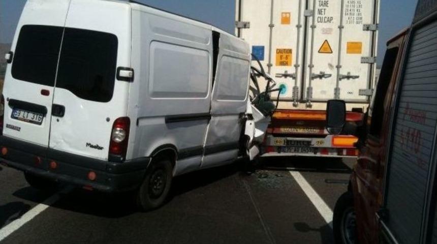 Bursa&rsquo;da Trafik Kazaları: 1 &Ouml;l&uuml;, 2 Yaralı