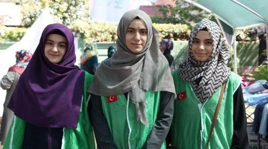 Yetimlere Bayramlık Dağıtıldı