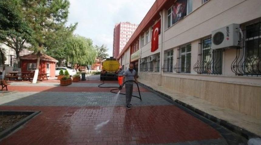 K&uuml;&ccedil;&uuml;k&ccedil;ekmece&rsquo;deki Okullar Yeni Eğitim &Ouml;ğretim Yılına Hazır