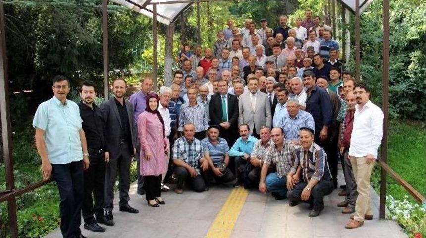 Ak Parti K&uuml;tahya Merkez İl&ccedil;e Başkanlığı, Merkeze Bağlı K&ouml;ylerin Muhtarlarıyla İstişare Toplantısı D&uuml;zenledi