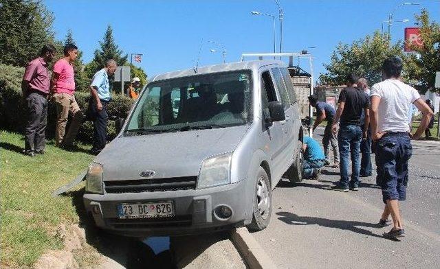 Elazığ’da Trafik Kazası: 4 Yaralı