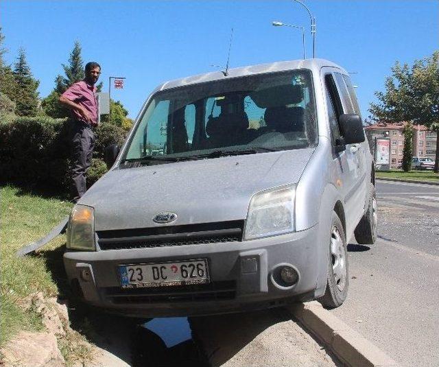 Elazığ’da Trafik Kazası: 4 Yaralı