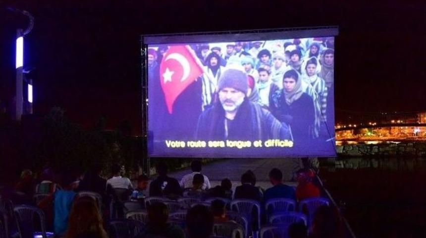 &Uuml;nye&rsquo;de A&ccedil;ık Hava Sinema K&uuml;lt&uuml;r&uuml; Canlanıyor
