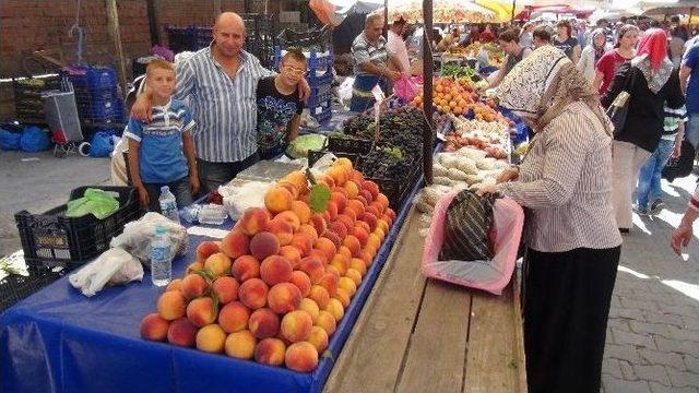 Tekirdağ’da Bayram Öncesi Semt Pazarı Yoğunluğu