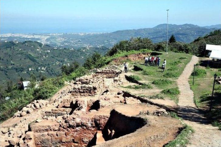 Tanrıça Kibele Heykeli Bulundu G4