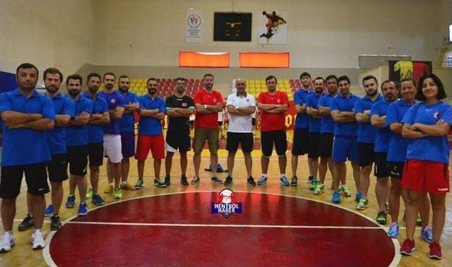 Melikgazi Hentbol Kursundan Milli Takım Ve Süper Lige Sporcu Gitti