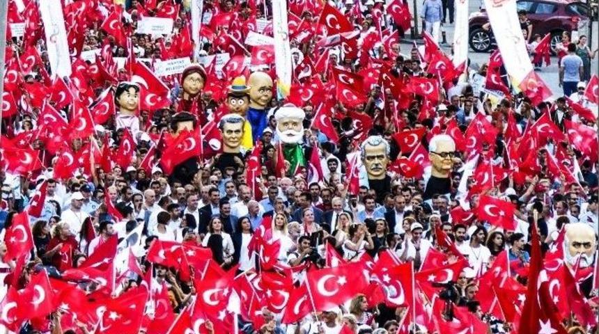 Kortej Fotoğraflarında “coşku” Kazandı