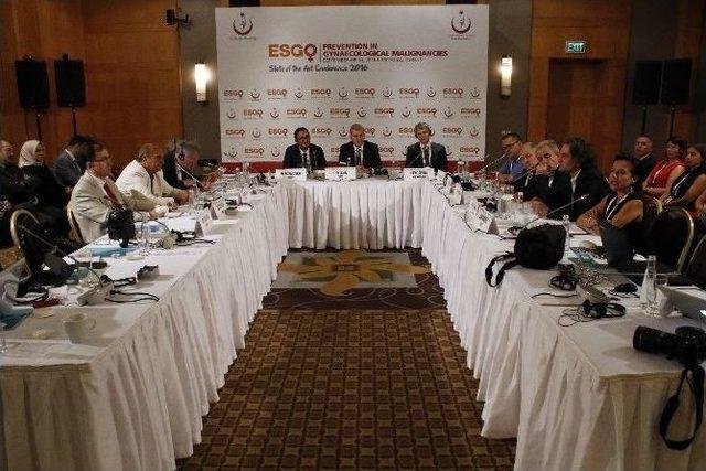 Esgo, ‘kadın Kanserleri’nin Önlenmesi’ Sempozyumu Başladı