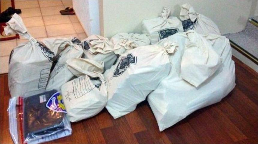 İşte Evinde Devlet Sırrı Niteliğinde 13 &Ccedil;uval Belge Bulunan Avukat