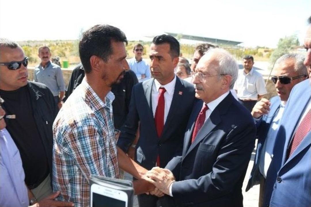 Kemal Kılı&ccedil;daroğlu, &Ouml;mer Halisdemir&rsquo;in Kabrini Ziyaret Etti