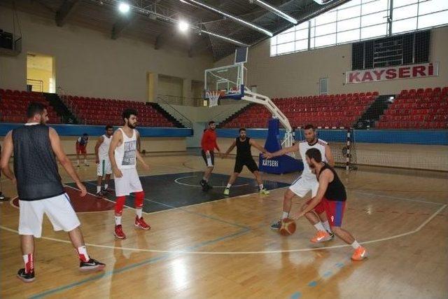 2. Ligin En Genç Takımı Melikgazi Belediyespor