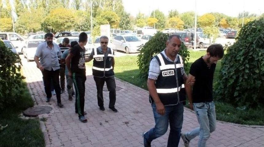 Konya&rsquo;da 4 Kapka&ccedil; Ş&uuml;phelisi Yakalandı