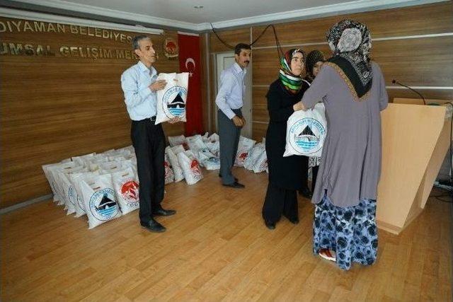 Adıyaman Belediyesi’nden 200 Aileye Bayram Yardımı